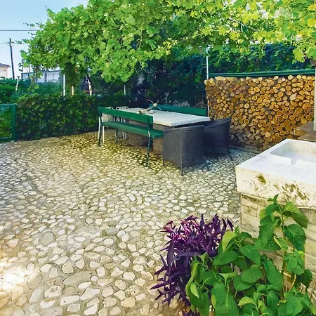 Kastel Gomilica Primorska Ulica Ii Apartment